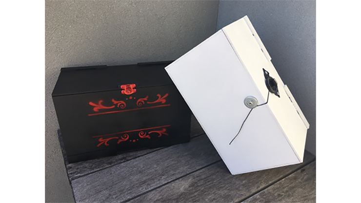 Fantoma's Box by Nahuel Olivera - Trick